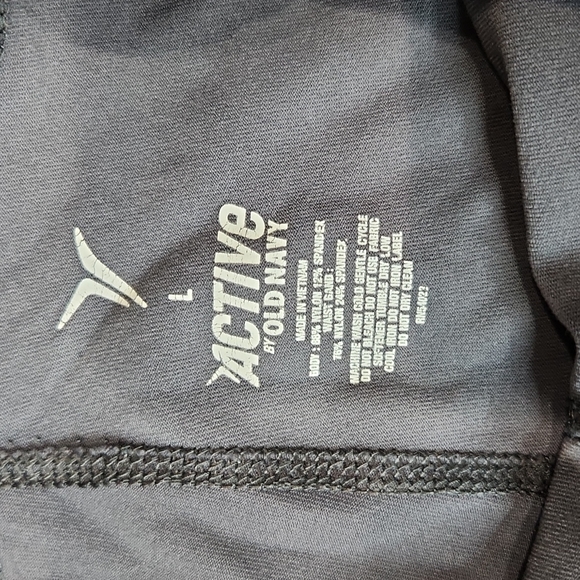 Old Navy Active shorts - Picture 3 of 4